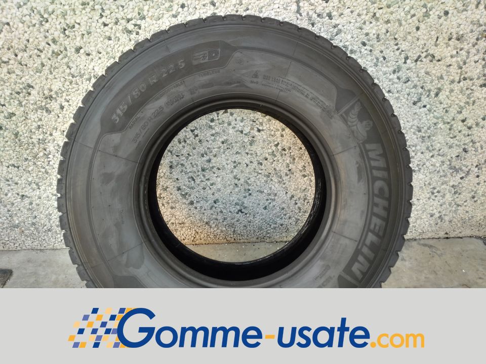 Thumb Michelin Gomme Usate Michelin 315/80 R22.5 156/150L X Line Energy M+S (9.26mm) Riscolpite pneumatici usati Estivo_1